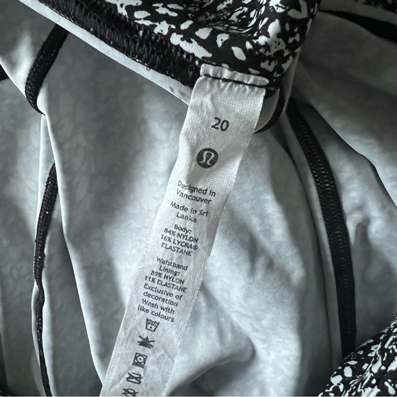 Lululemon Fast and Free High-Rise Tight in Venture Floral Alpine Size 20 - Picture 12 of 12